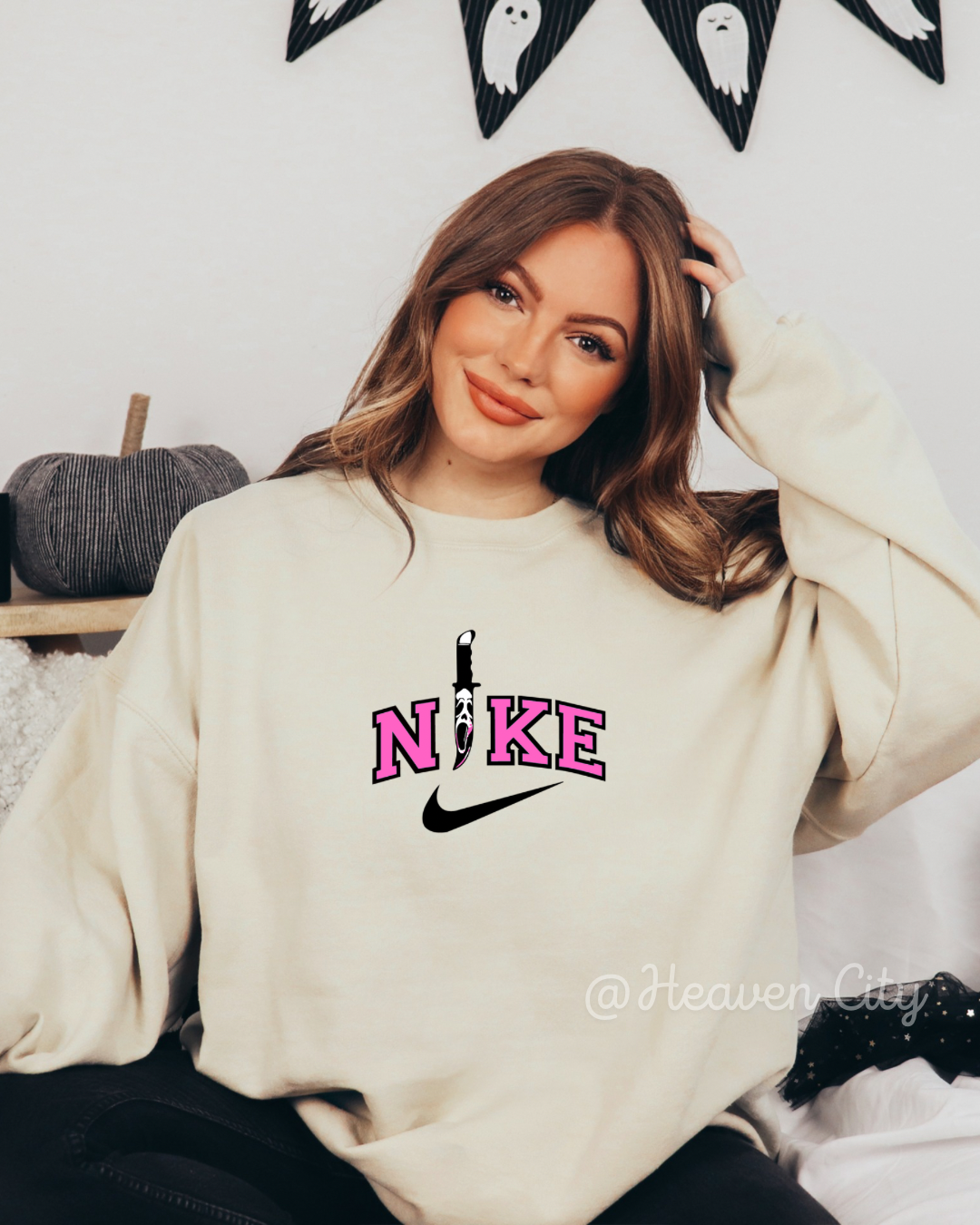 Scream Knife Crewneck